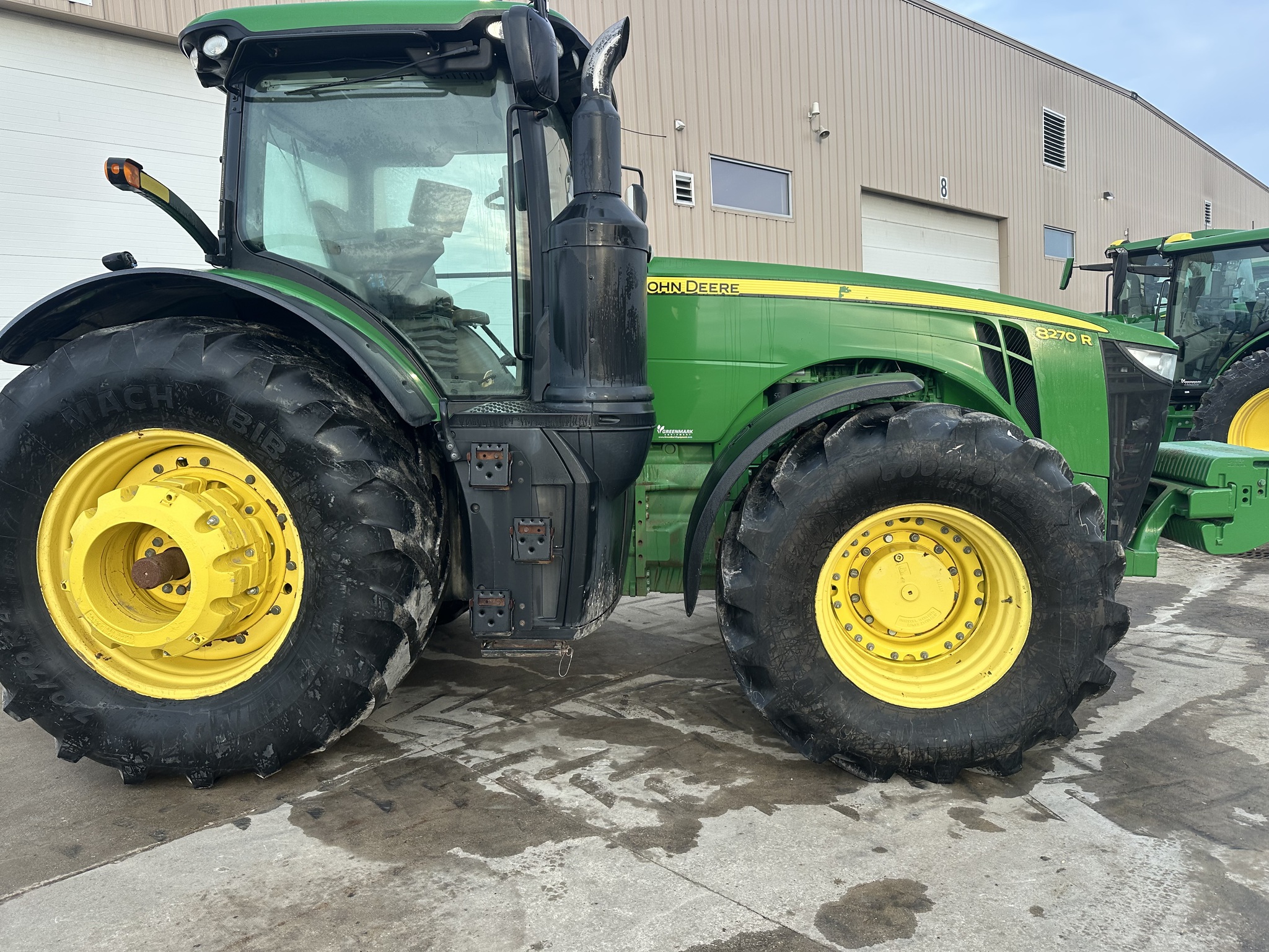 2018 John Deere 8270R Image 9
