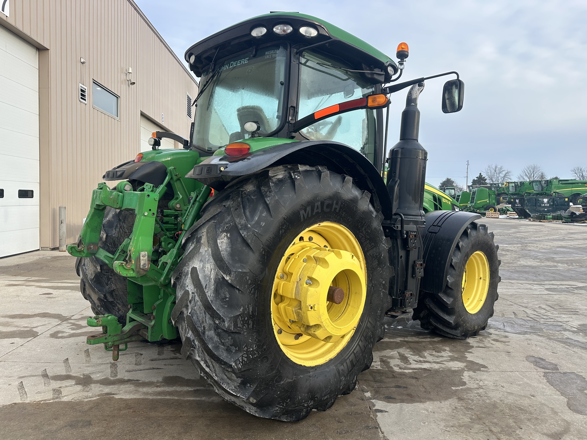 2018 John Deere 8270R Image 6