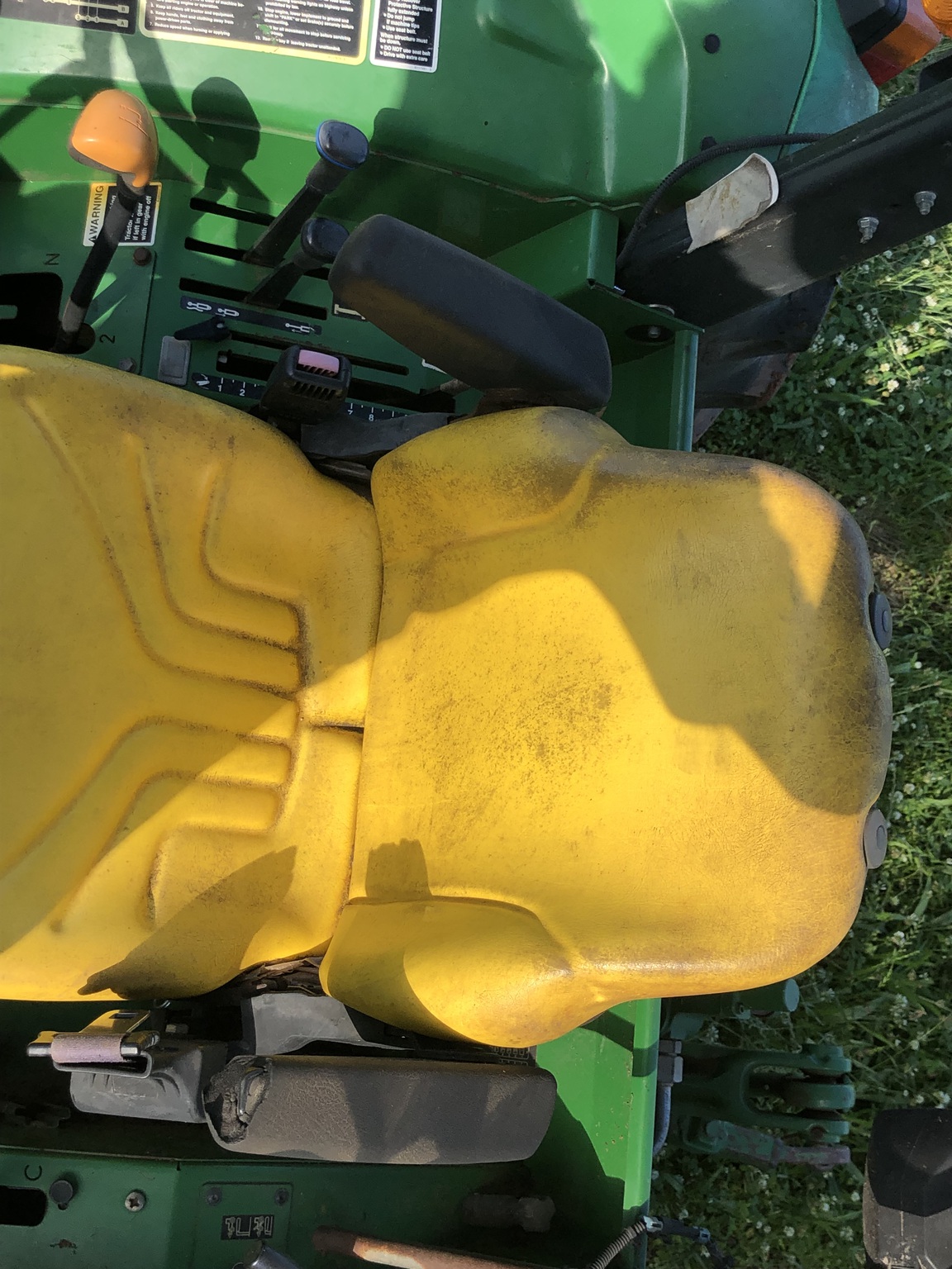 2014 John Deere 6105D Image 5