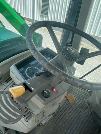 2013 John Deere 6115M Picture 16 2013 John Deere 6115M-16
