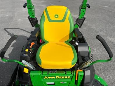 2025 John Deere Z530R Image 8