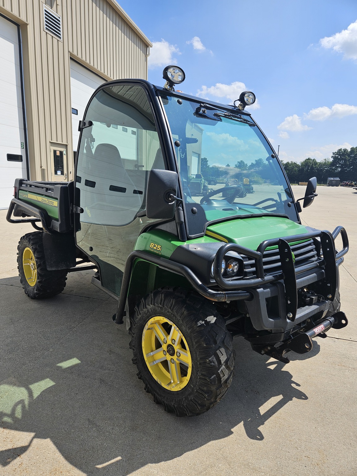 2014 John Deere XUV 825i Image 1