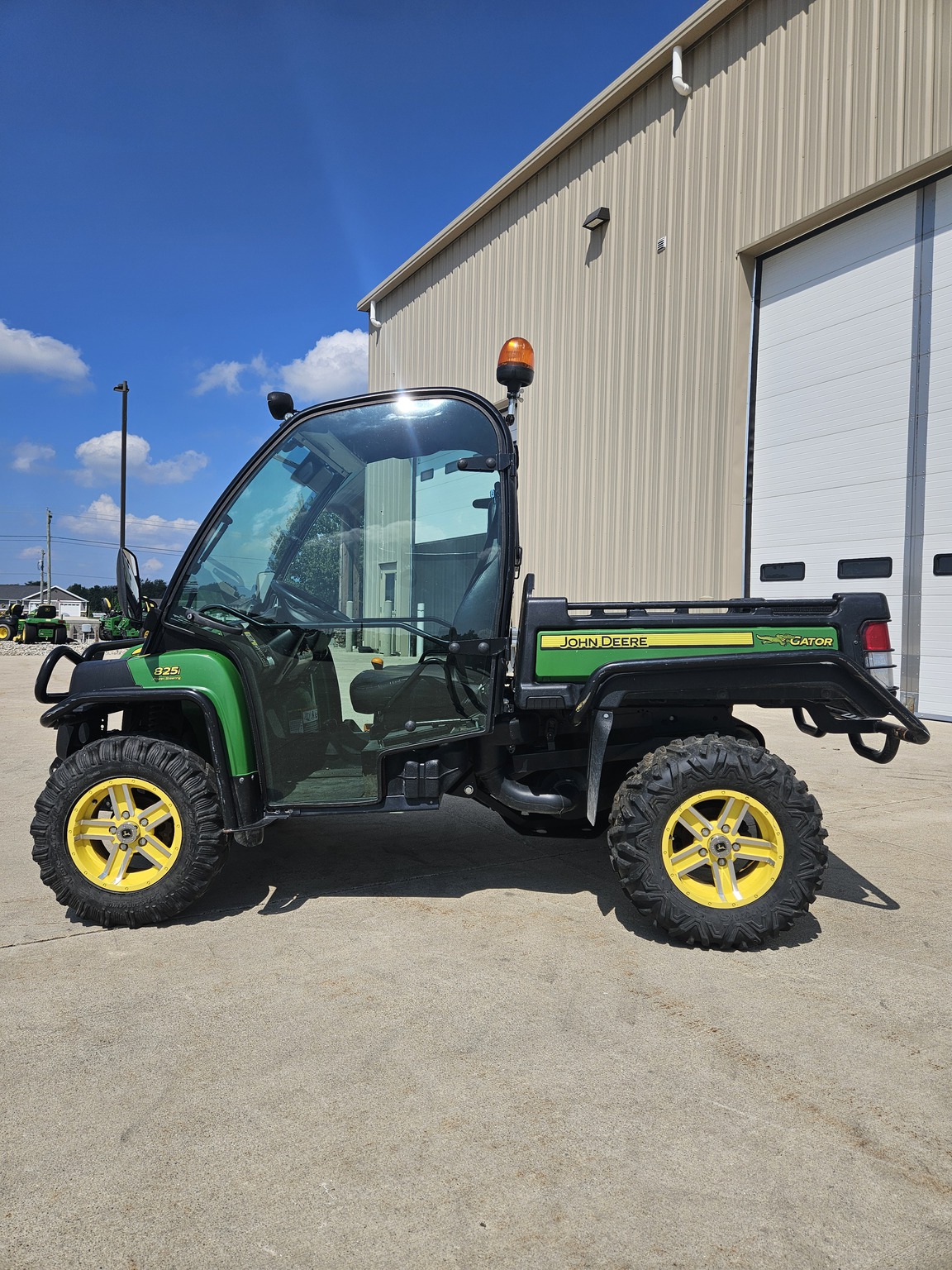 2014 John Deere XUV 825i Image 8