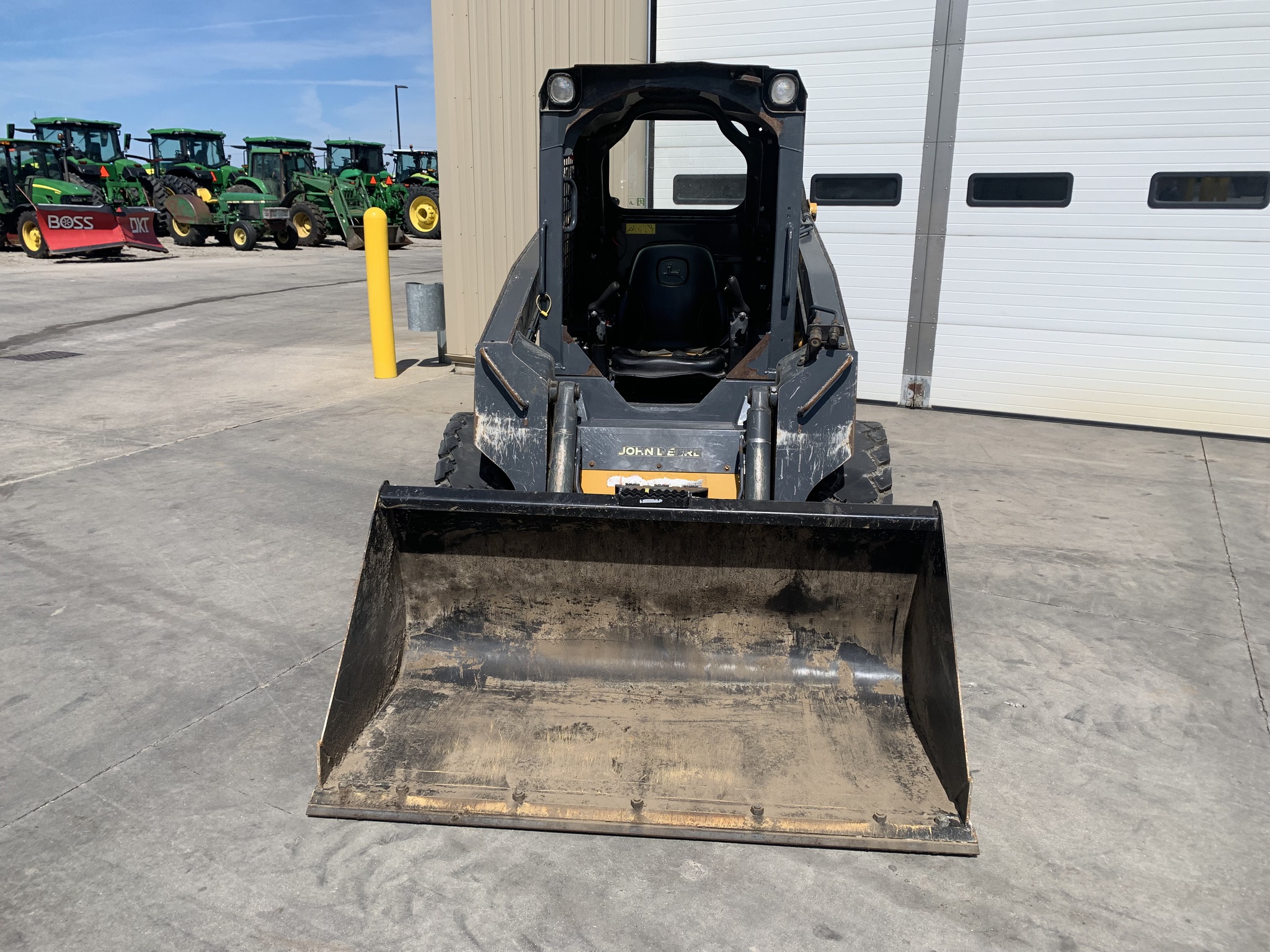 2019 John Deere 312GR Image 8