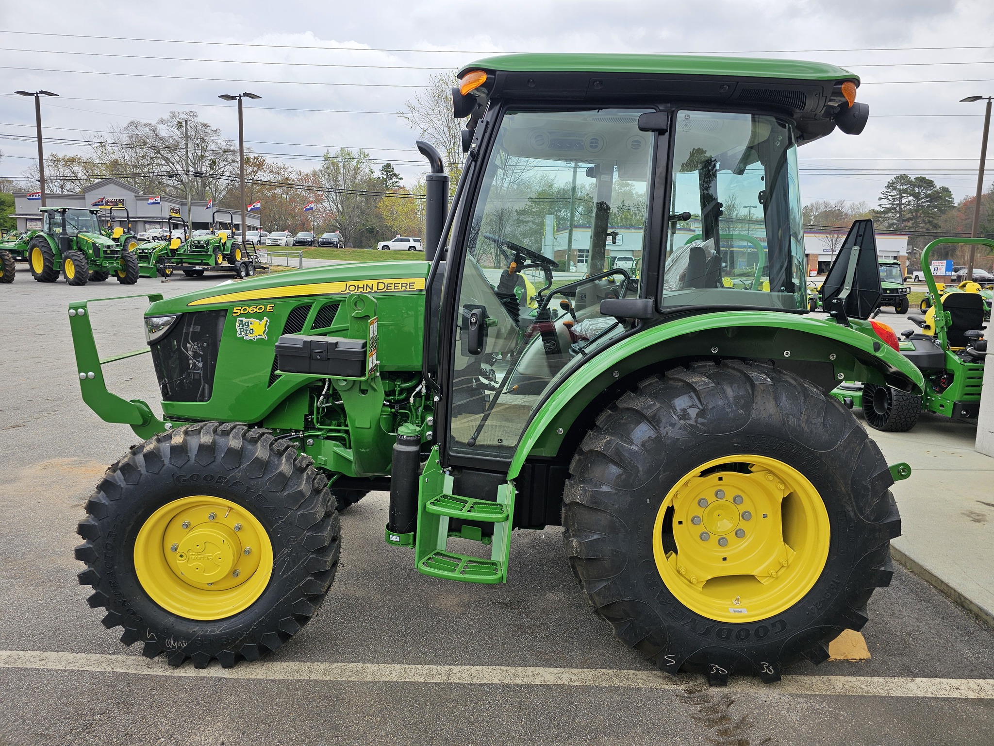 2024 John Deere 5060E Image 7
