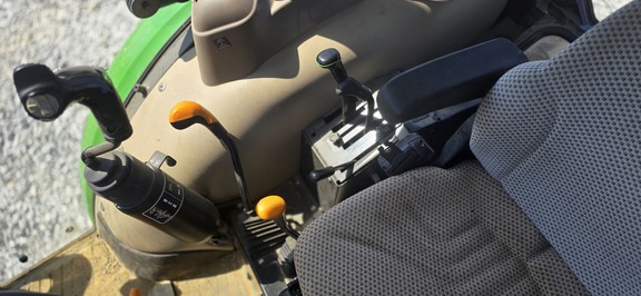 2021 John Deere 5075E