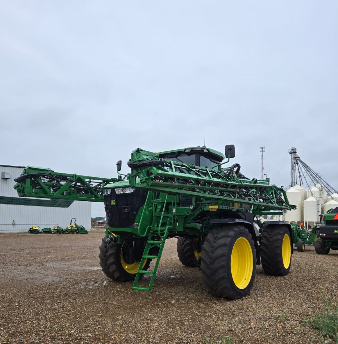 2024 John Deere 412R Image 3