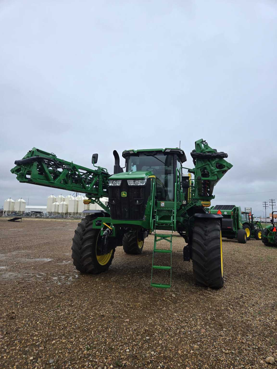 2024 John Deere 412R Image 4