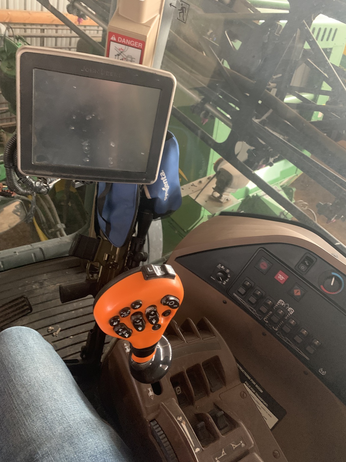 2013 John Deere 4730 Image 25