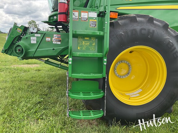 Photo of 2024 John Deere S780
