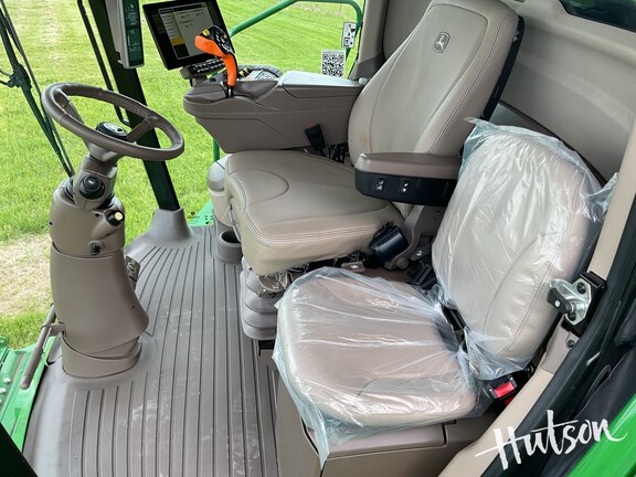 Photo of 2024 John Deere S780
