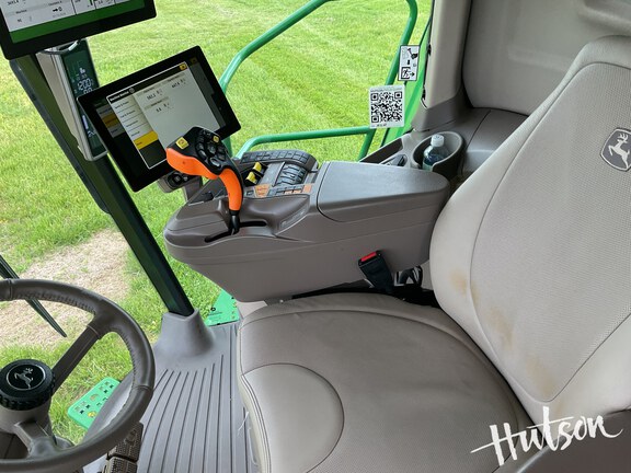 Photo of 2024 John Deere S780