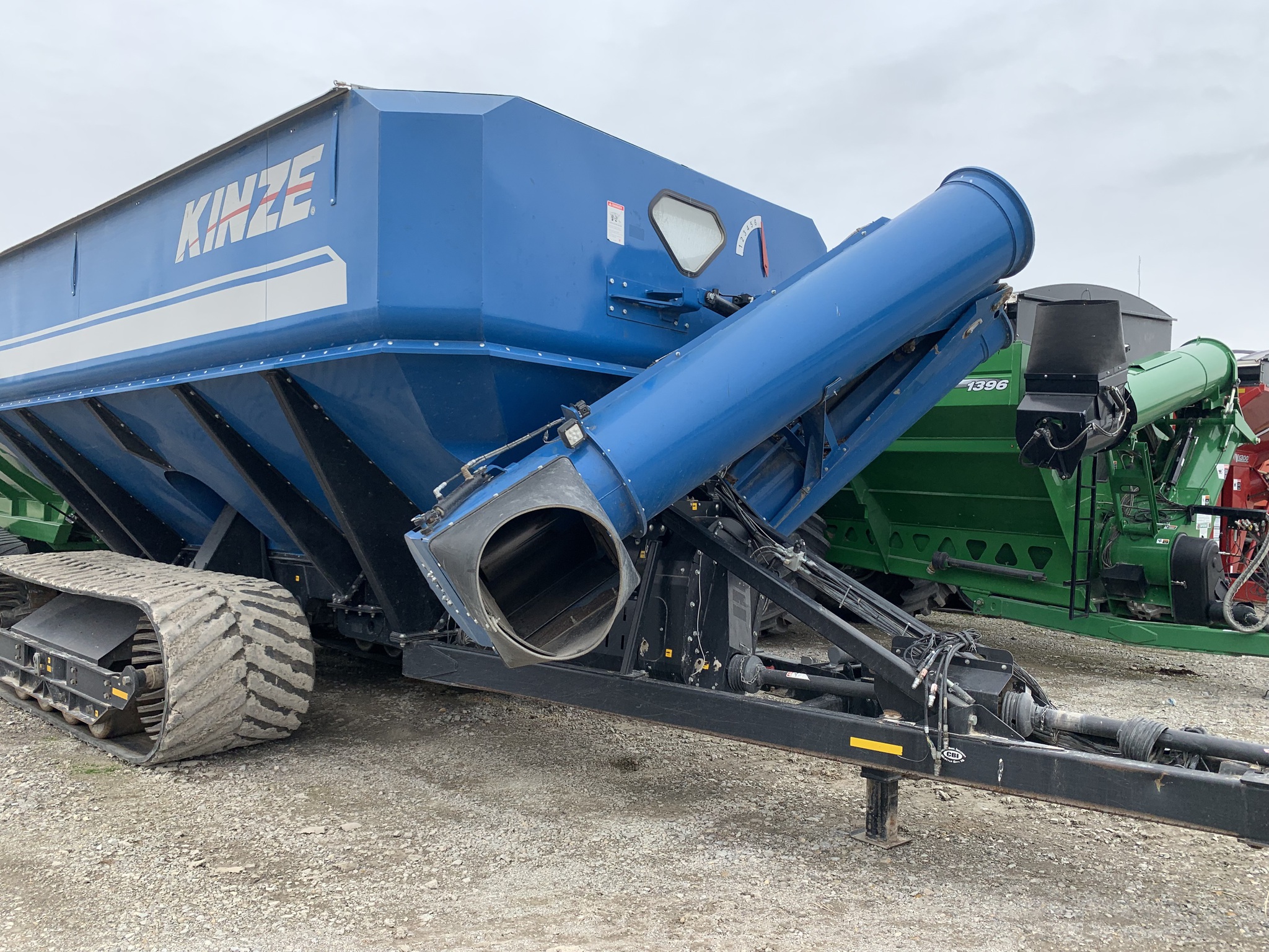  2014 Kinze 1300 at Heritage Tractor in Pittsburg, KS