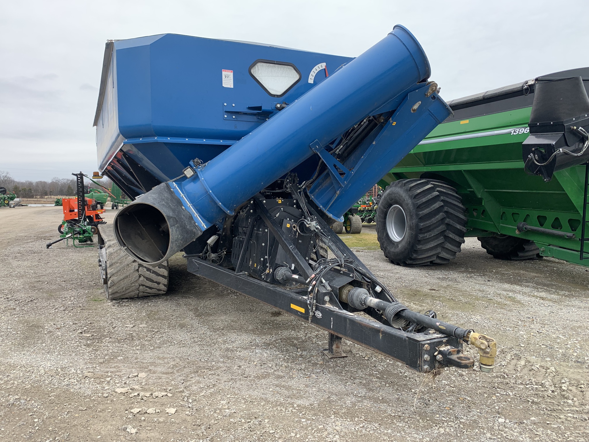 2014 Kinze 1300 at Heritage Tractor in Pittsburg, KS