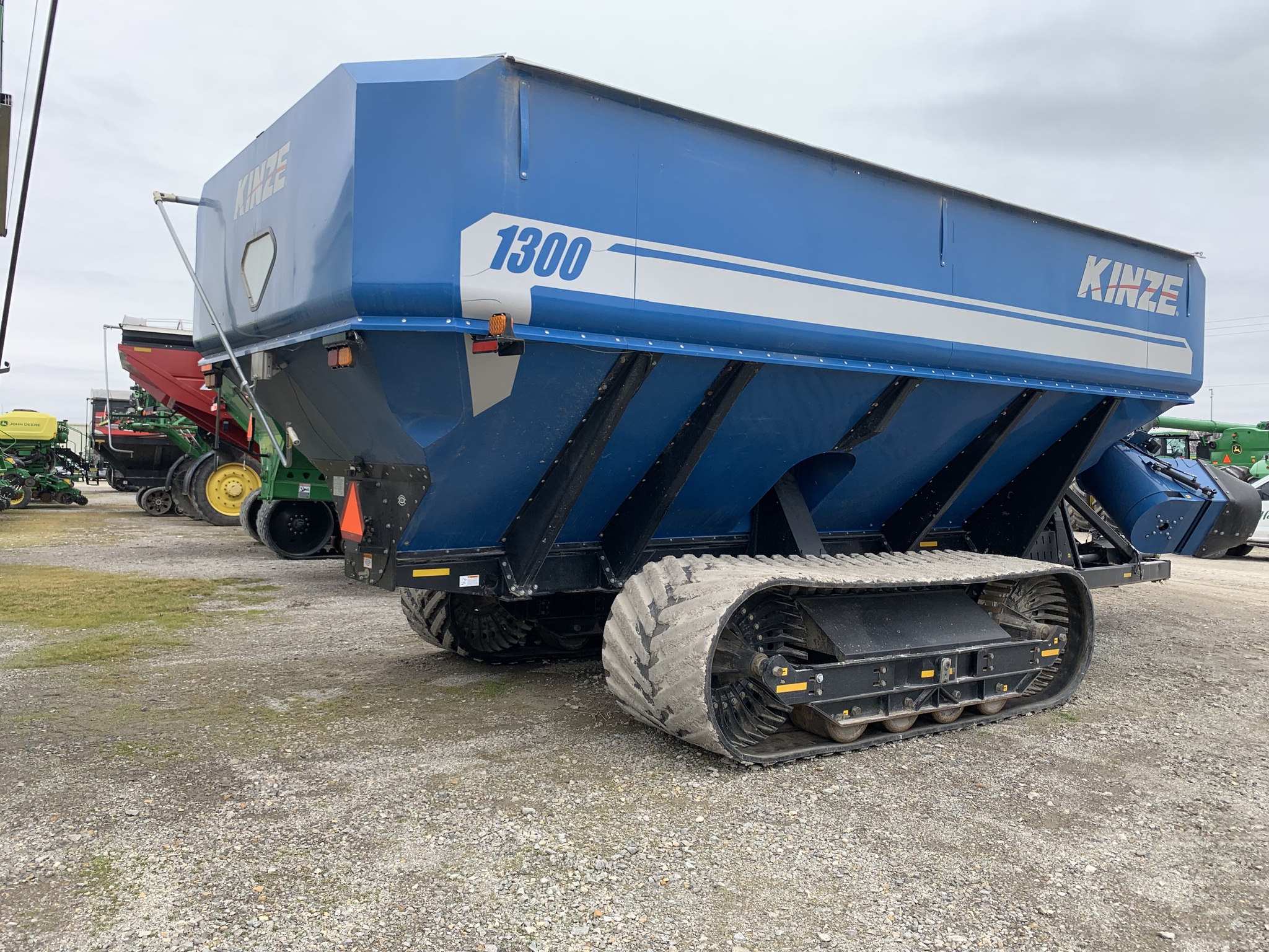  2014 Kinze 1300 at Heritage Tractor in Pittsburg, KS