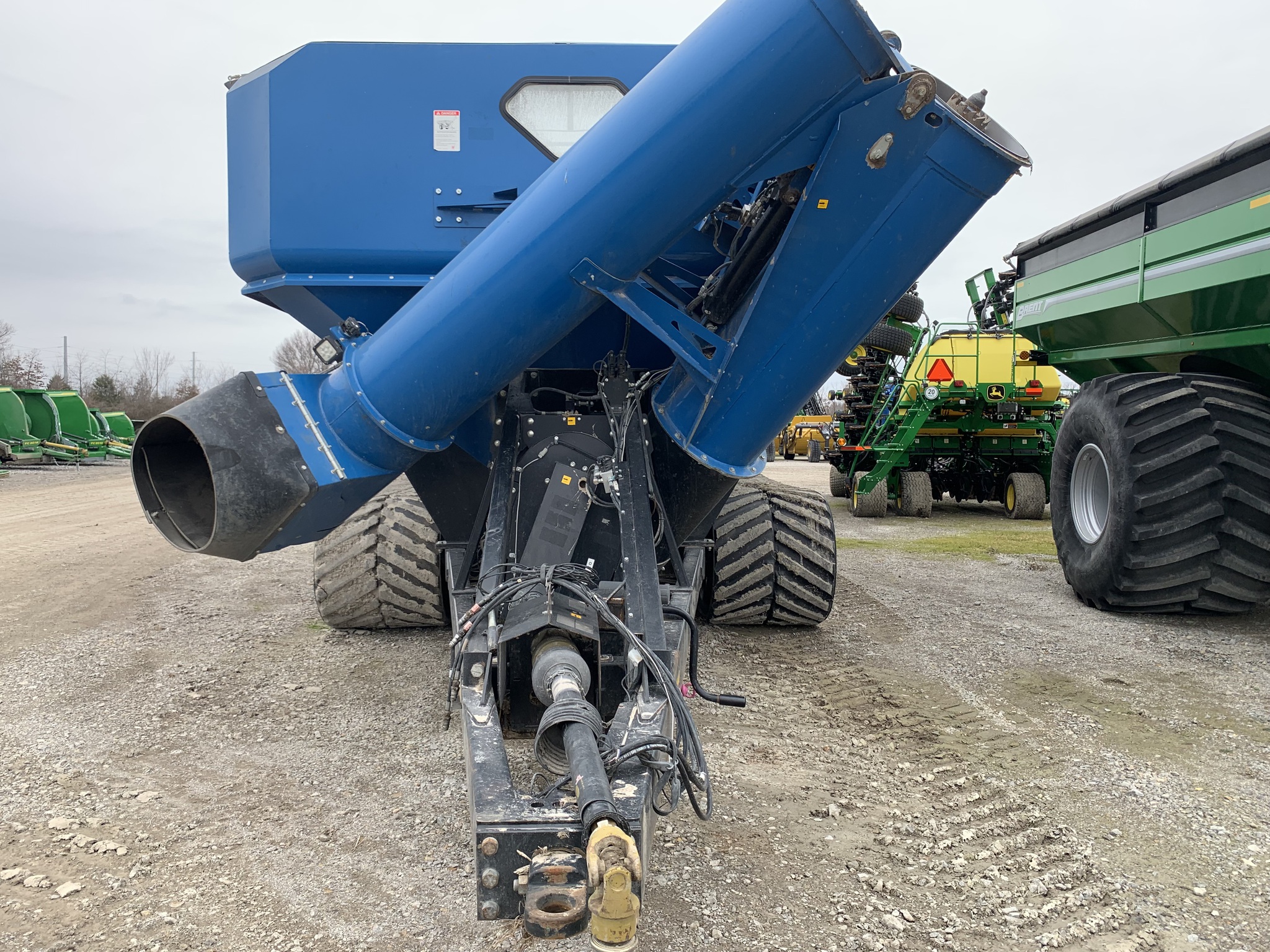  2014 Kinze 1300 at Heritage Tractor in Pittsburg, KS