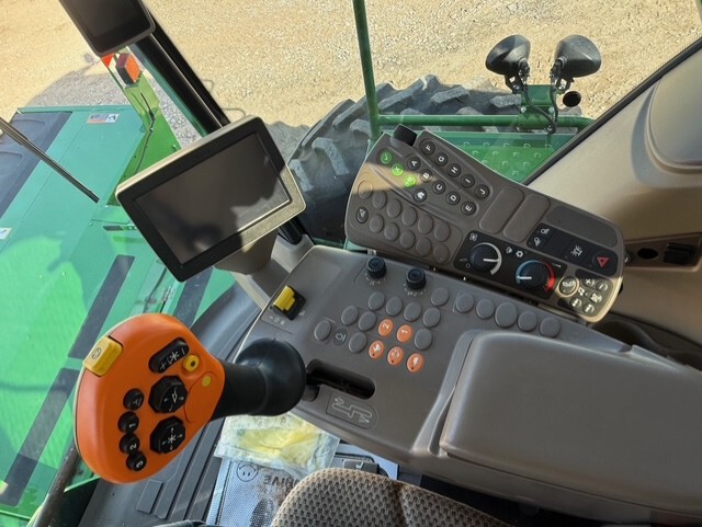 2019 John Deere W235 Image 19