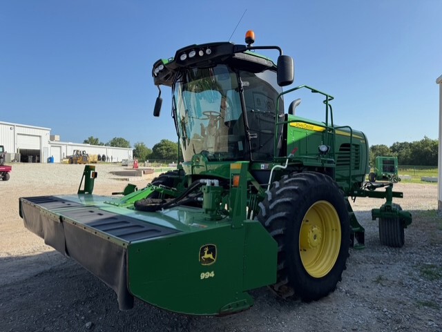 2019 John Deere W235 Image 4