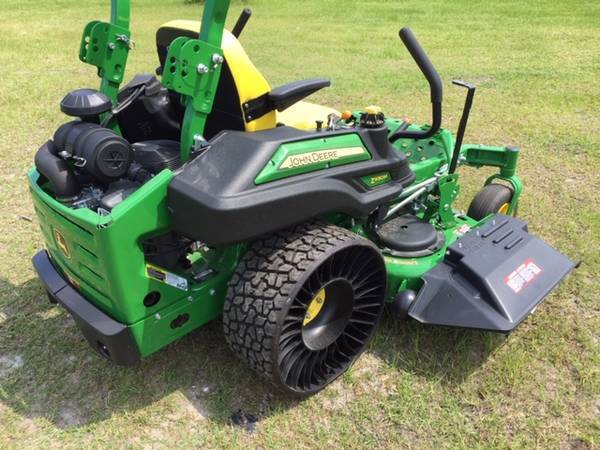 2025 John Deere Z930M Image 4