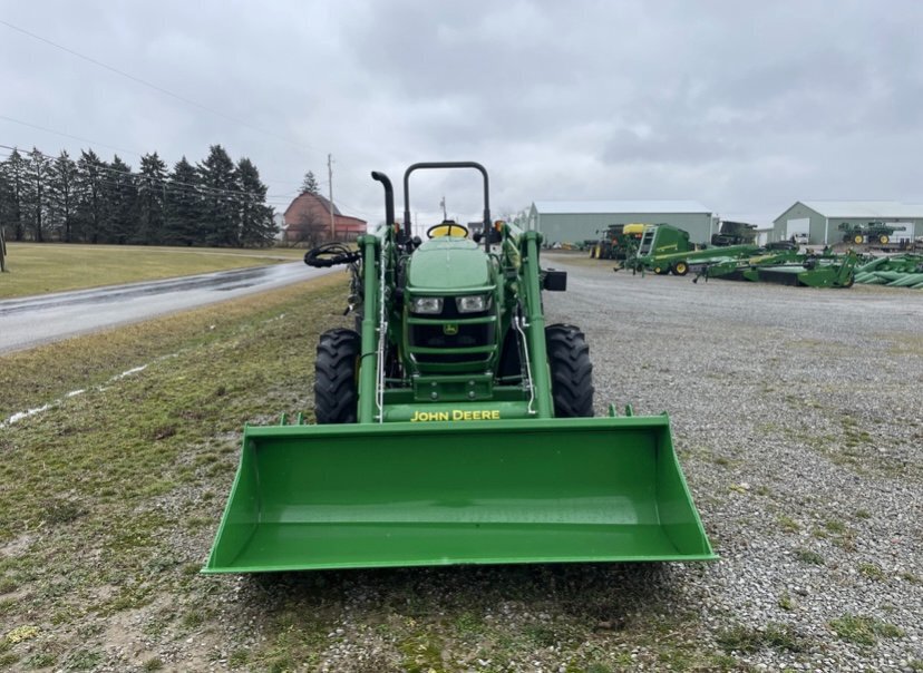 2025 John Deere 5075M Image 3