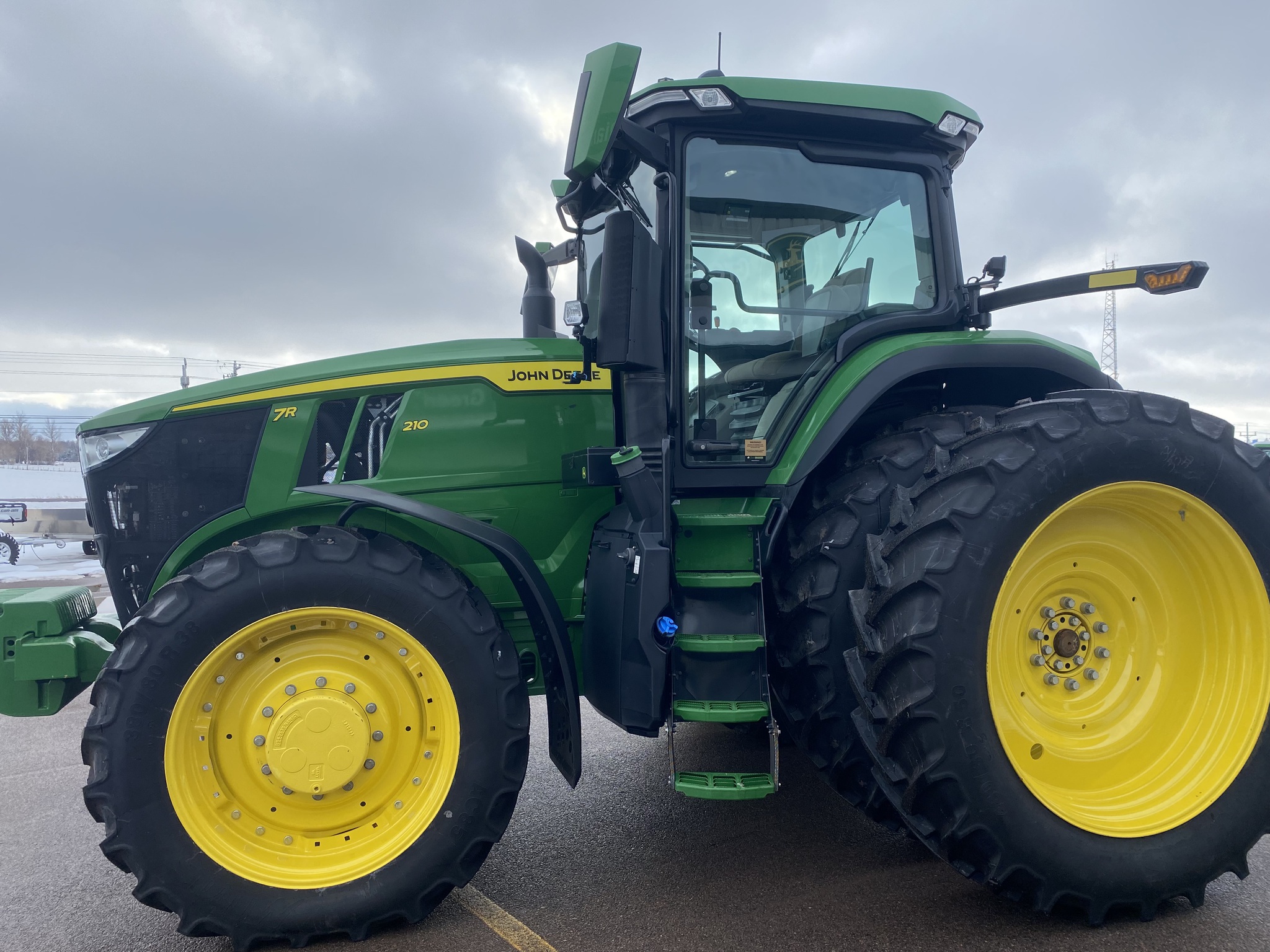 2023 John Deere 7R 210 Image 2