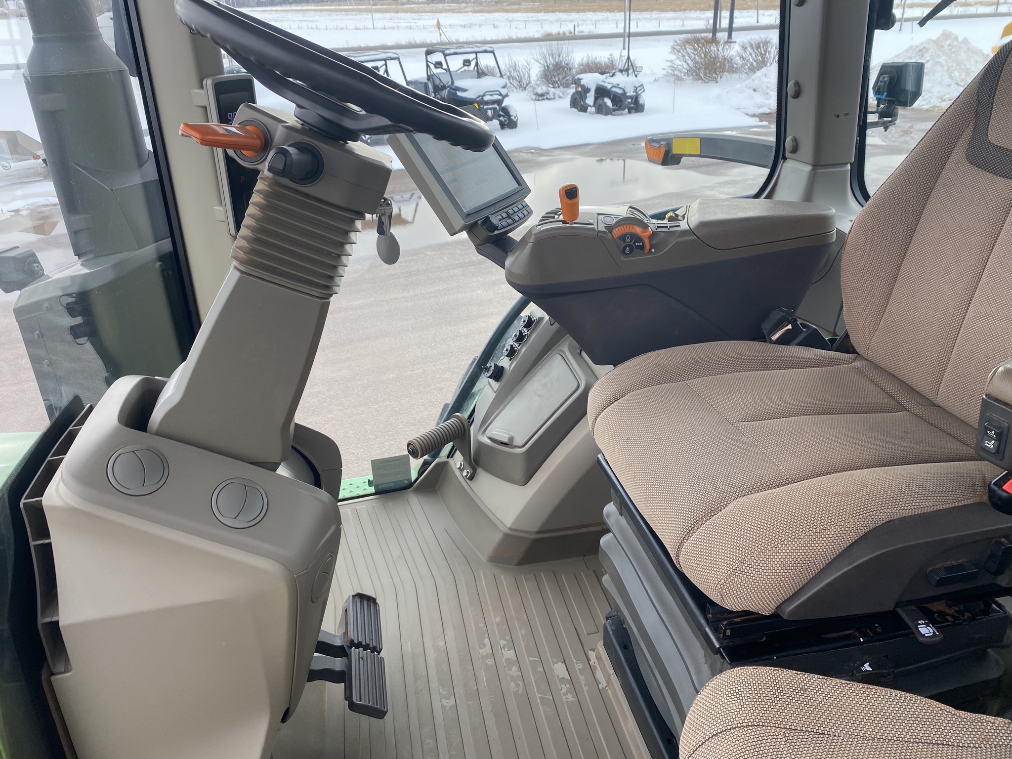 2023 John Deere 7R 210 Image 16