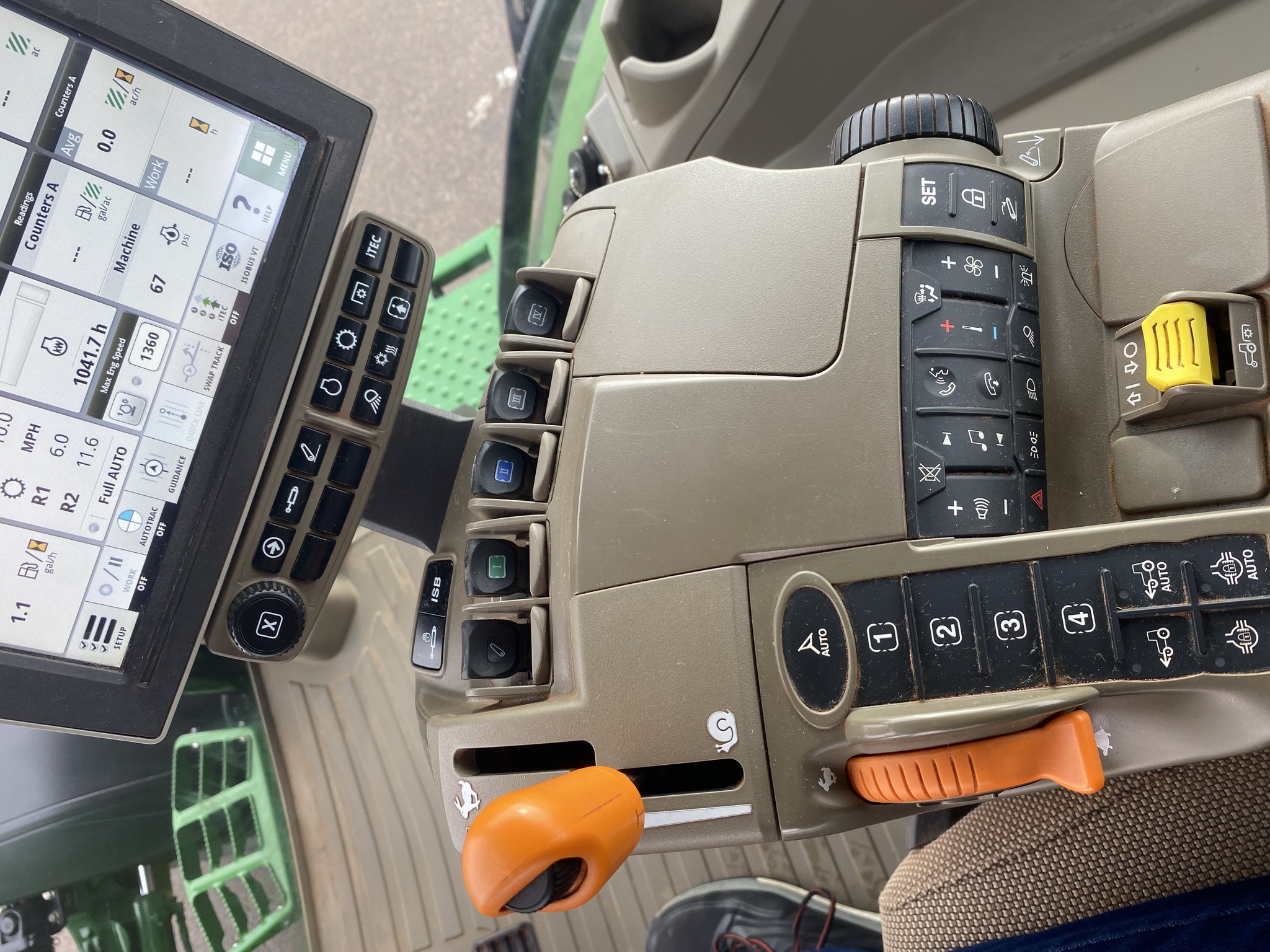 2023 John Deere 7R 210 Image 13