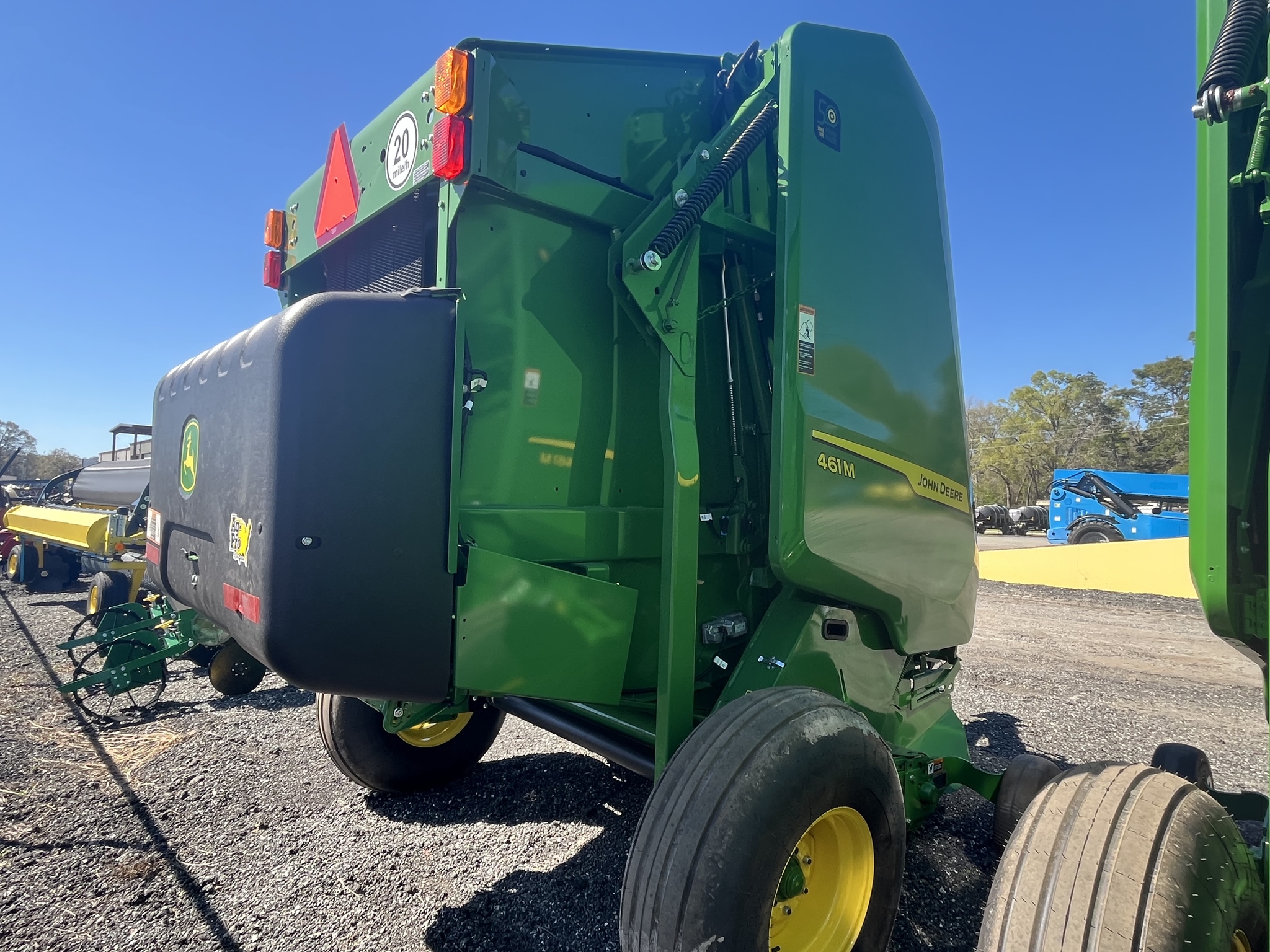 2025 John Deere 461M Round Baler Image 4