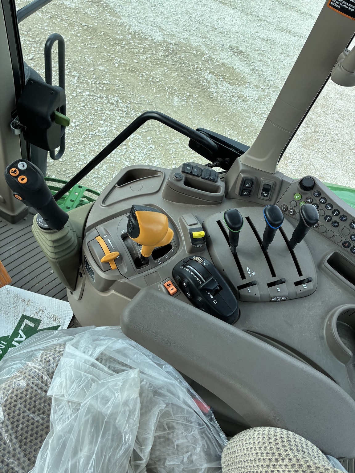 2023 John Deere 6145M Image 10