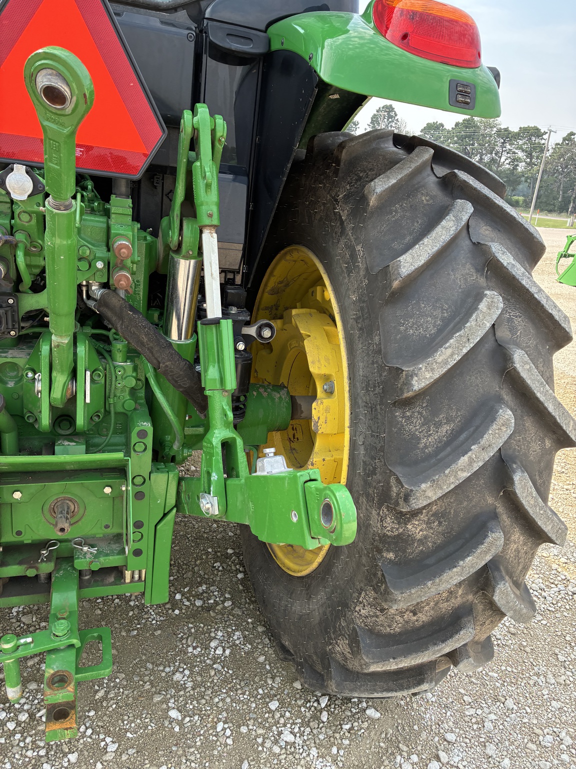 2023 John Deere 6145M Image 7