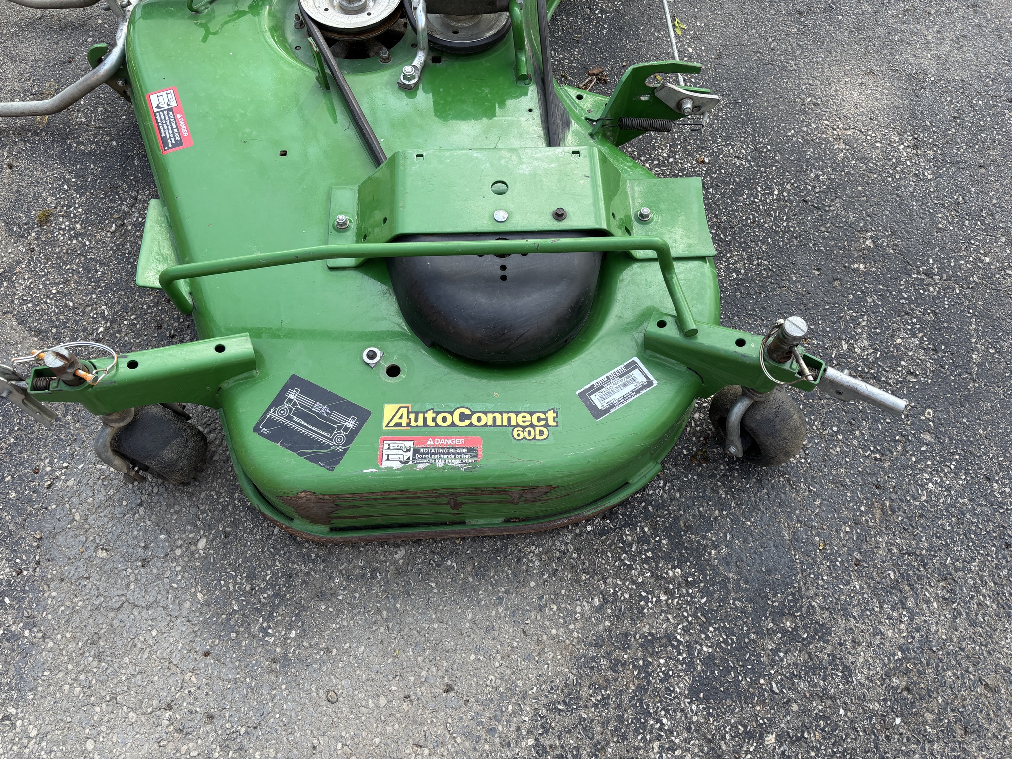 Used 2017 John Deere 1025R Compact Utility Tractors at Koenig Equipment in Germantown, OH - PhotoXL3