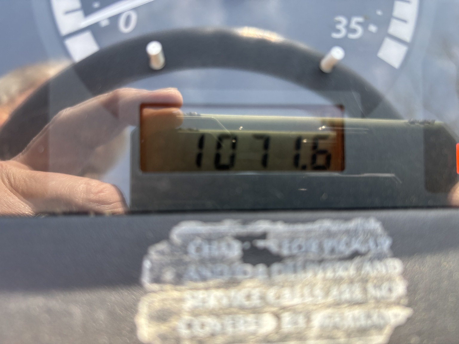 Used 2017 John Deere 1025R Compact Utility Tractors at Koenig Equipment in Germantown, OH - PhotoXL6