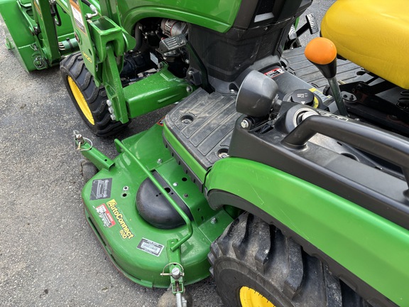 Used 2017 John Deere 1025R Compact Utility Tractors at Koenig Equipment in Germantown, OH - Photo12