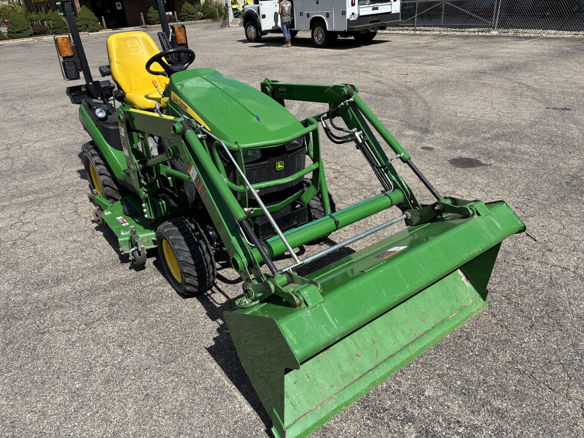 Used 2017 John Deere 1025R Compact Utility Tractors at Koenig Equipment in Germantown, OH - PhotoXL0