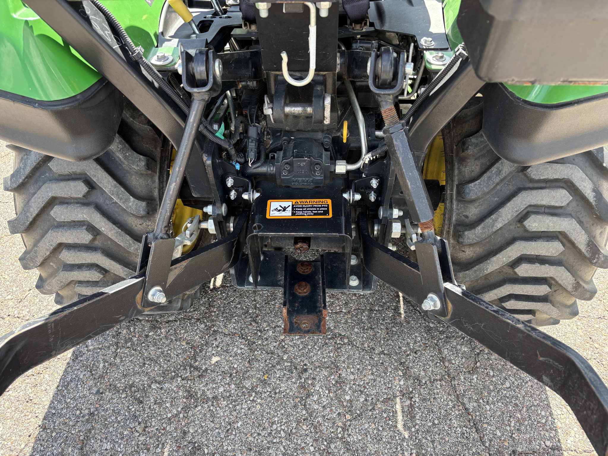 Used 2017 John Deere 1025R Compact Utility Tractors at Koenig Equipment in Germantown, OH - PhotoXL20