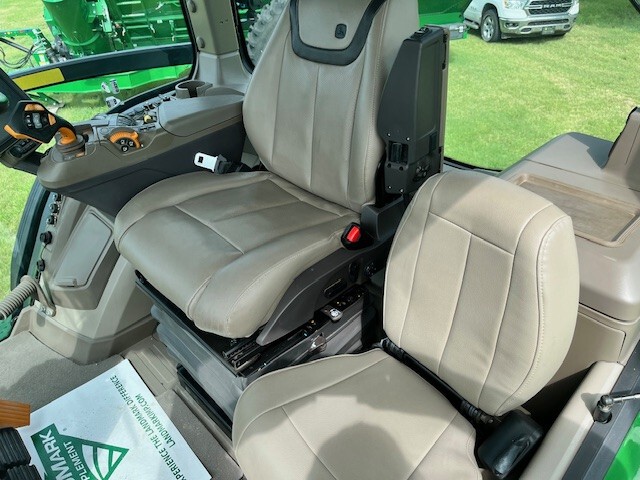 2023 John Deere 8R 340 Image 16