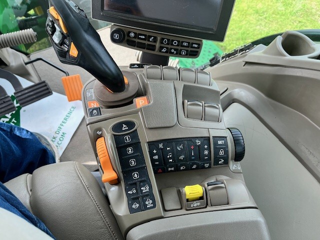2023 John Deere 8R 340 Image 18