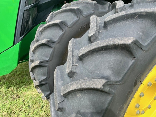 2023 John Deere 8R 340 Image 9