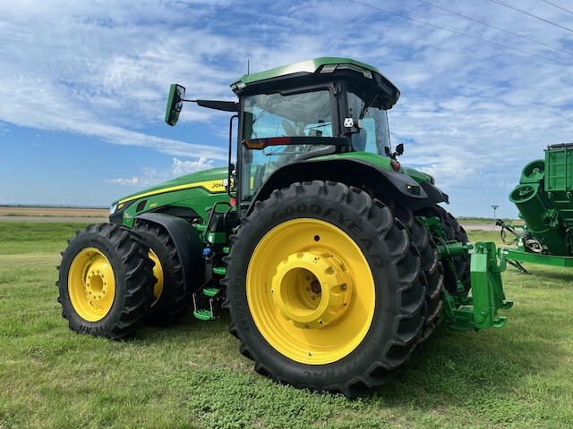 2023 John Deere 8R 340 Image 3