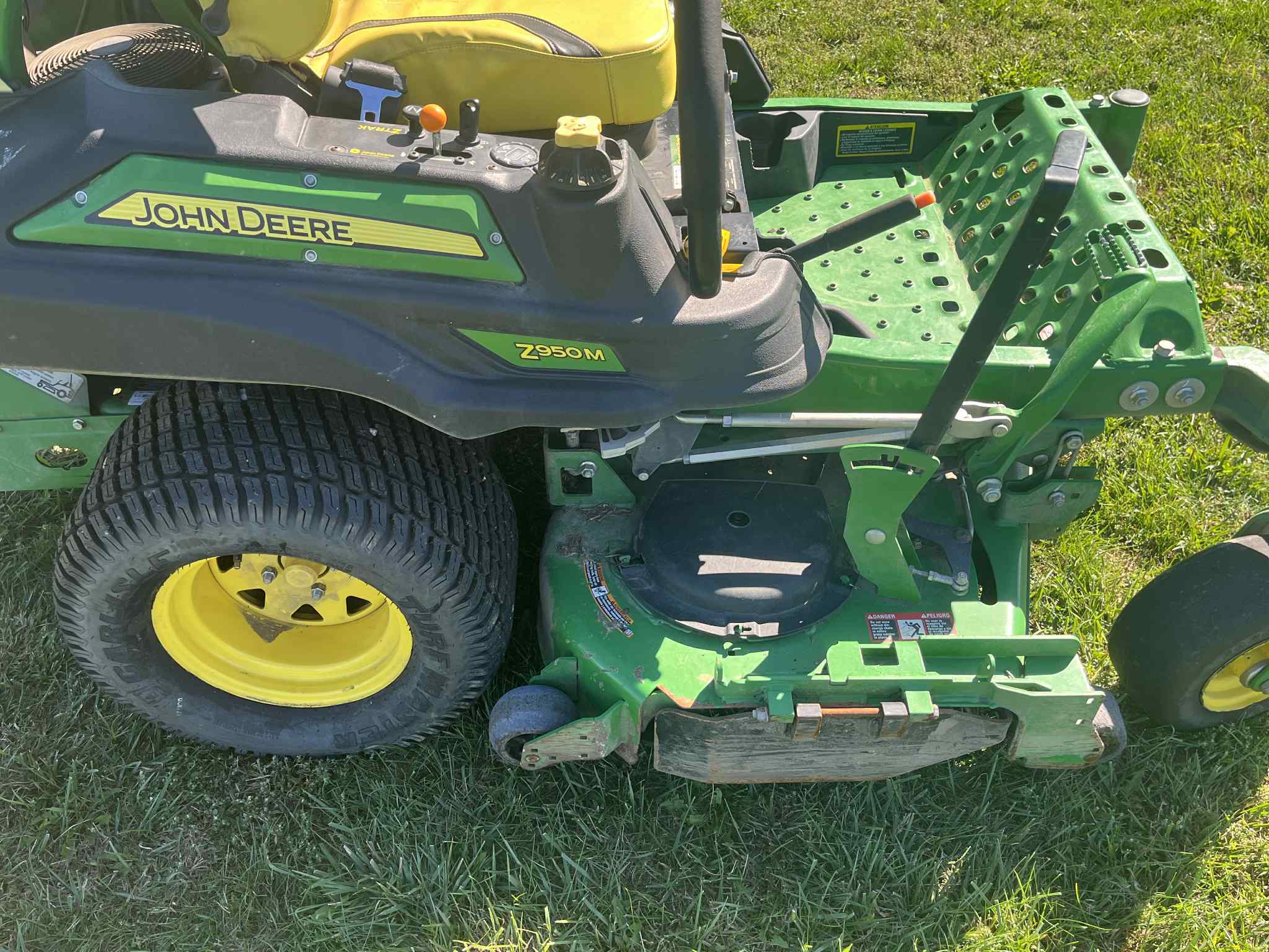 2021 John Deere Z950M Image 4