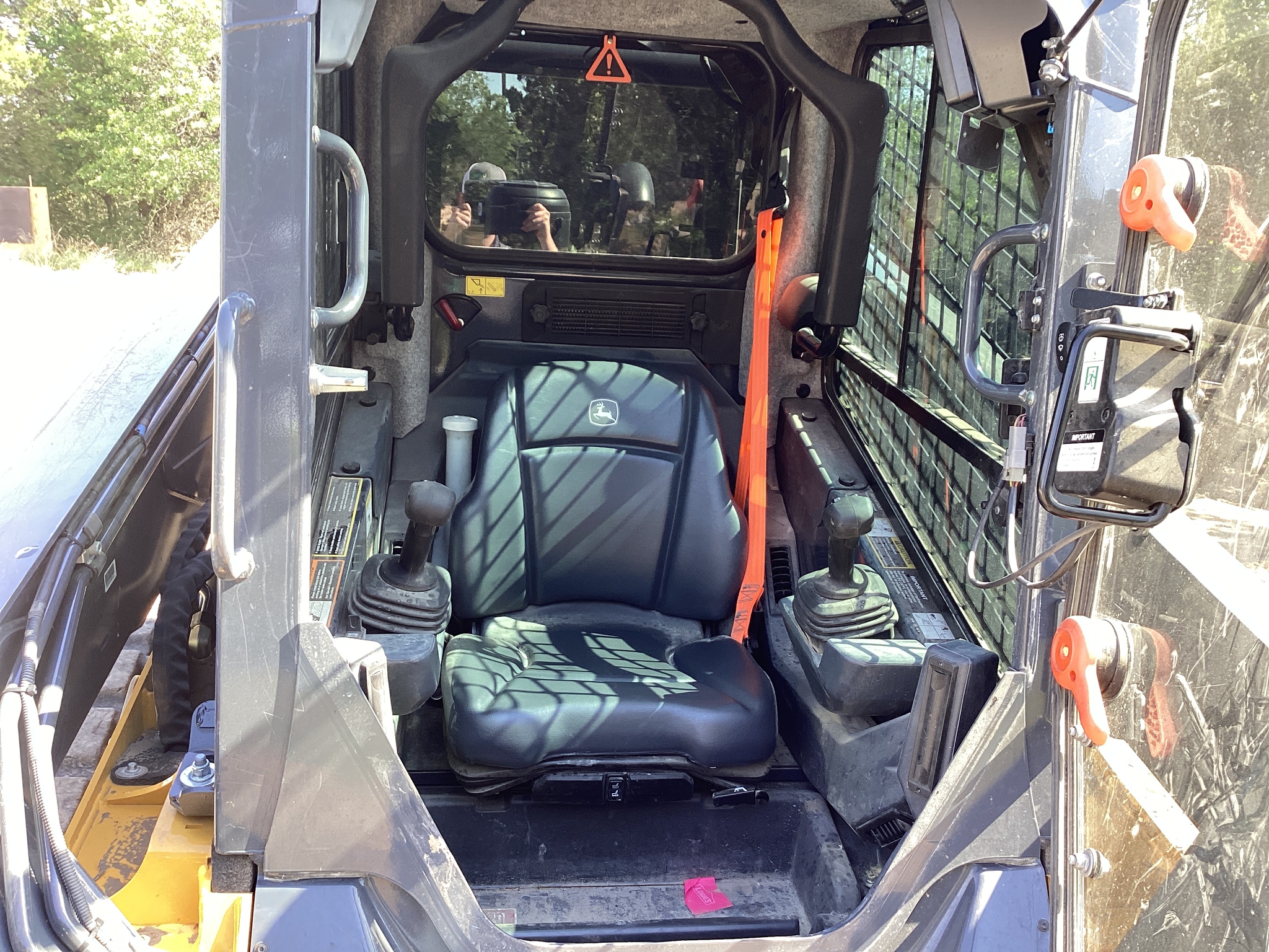 2023 John Deere 331G Image 9