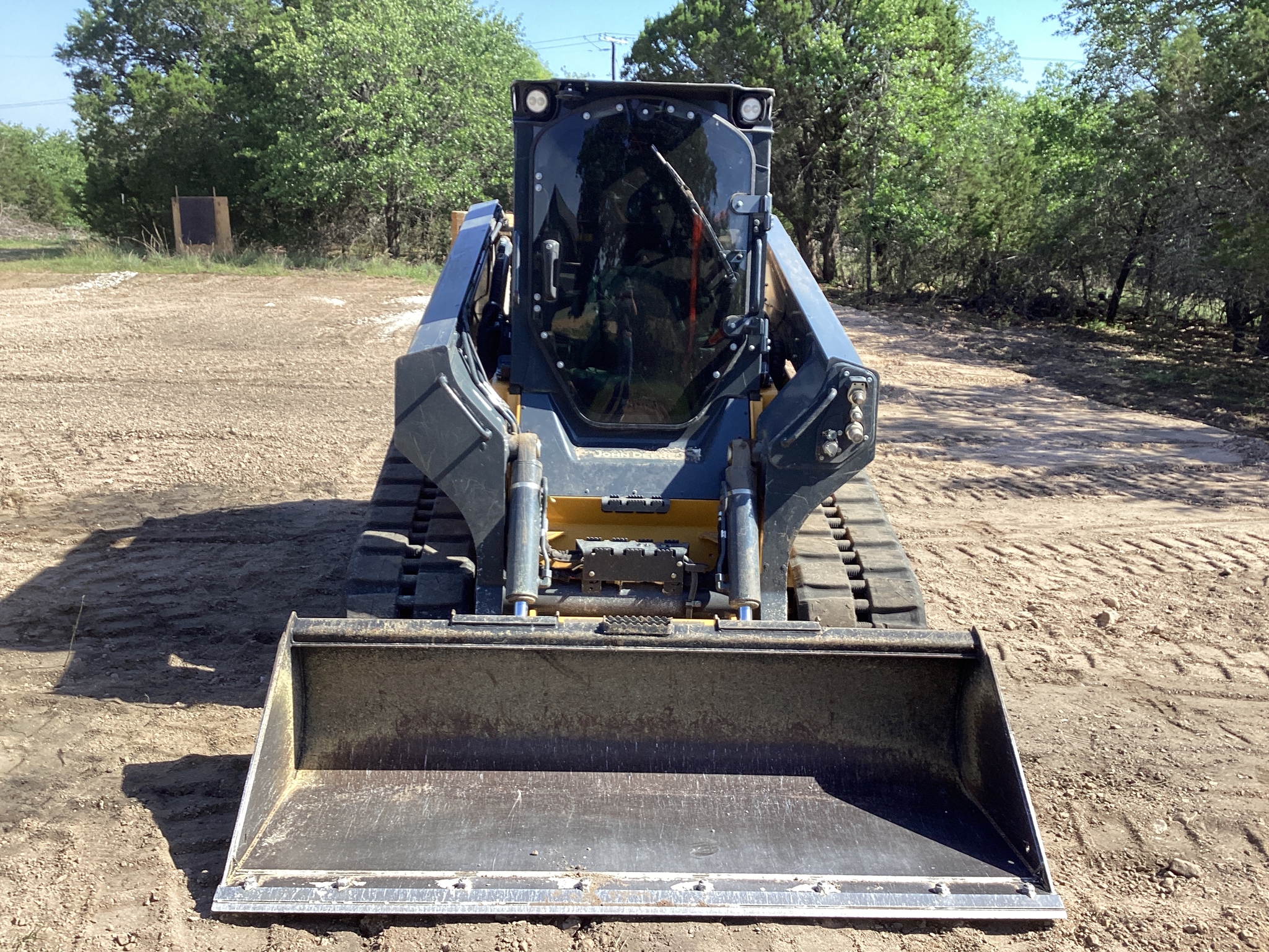 2023 John Deere 331G Image 4