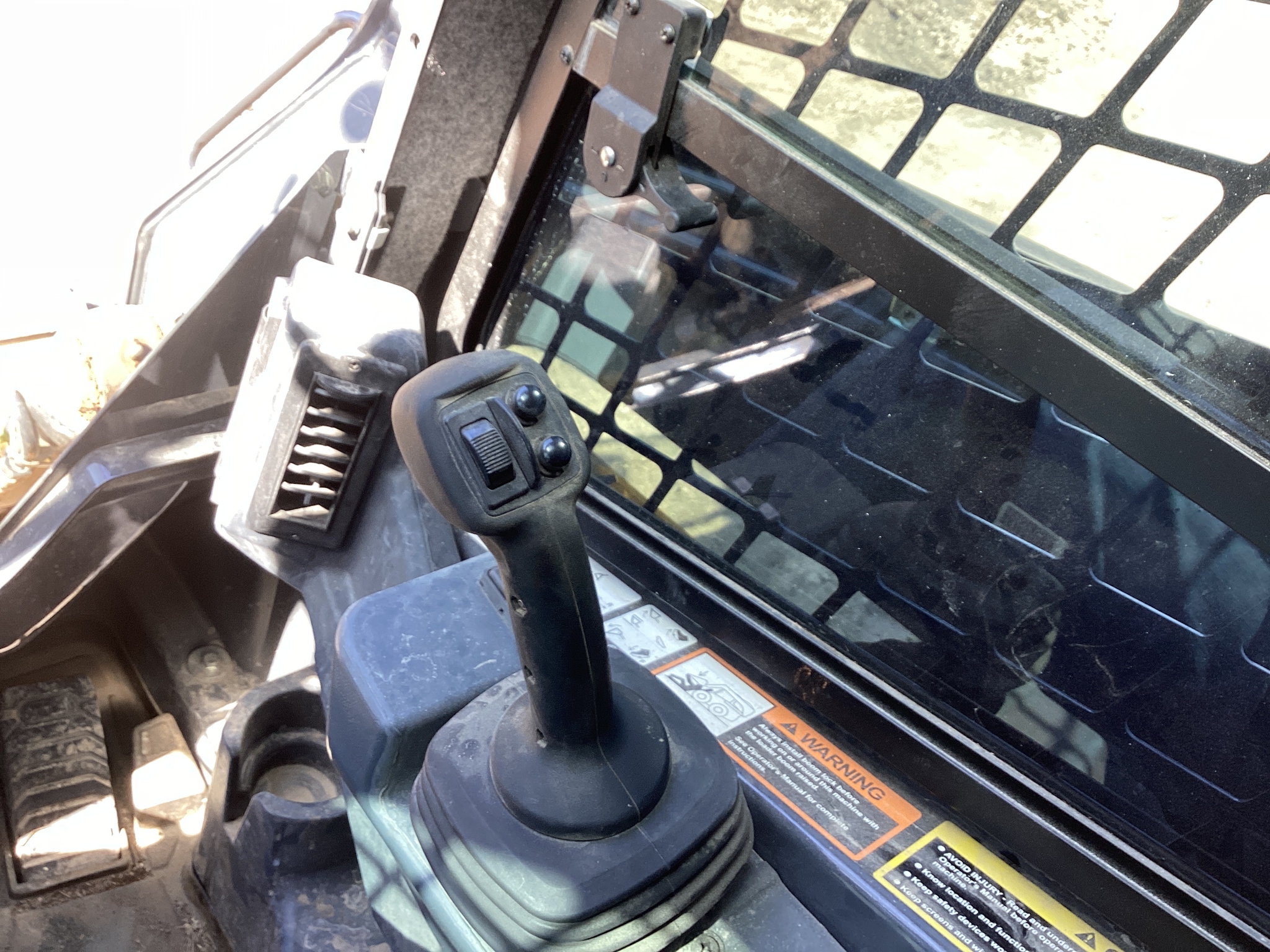 2023 John Deere 331G Image 13