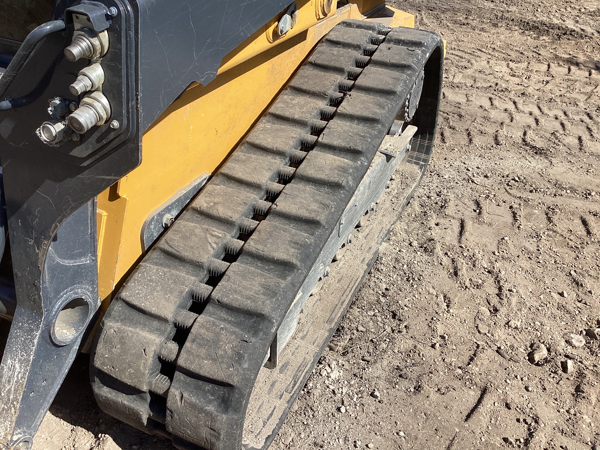 2023 John Deere 331G Image 24