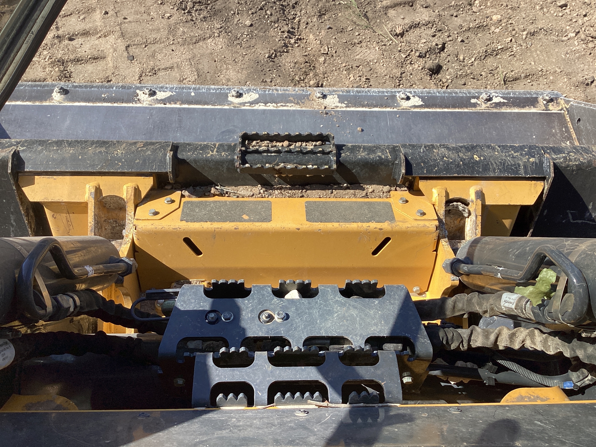 2023 John Deere 331G Image 19
