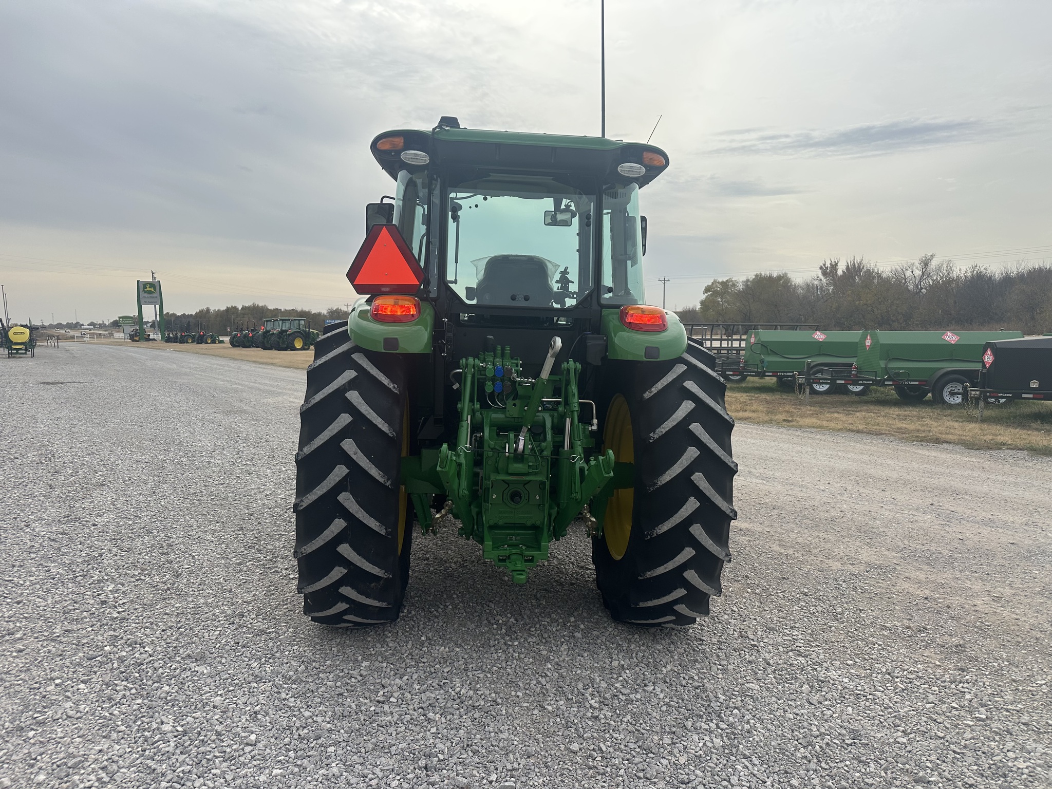 2024 John Deere 6105E Image 5