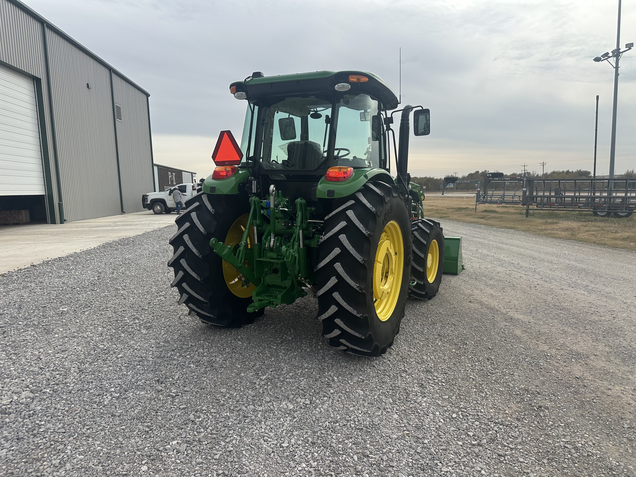2024 John Deere 6105E Image 6
