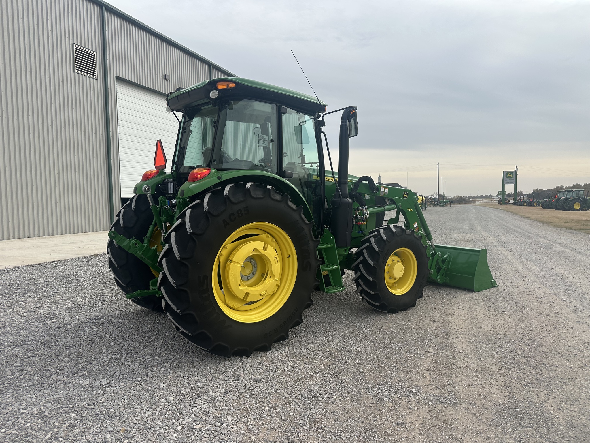 2024 John Deere 6105E Image 7