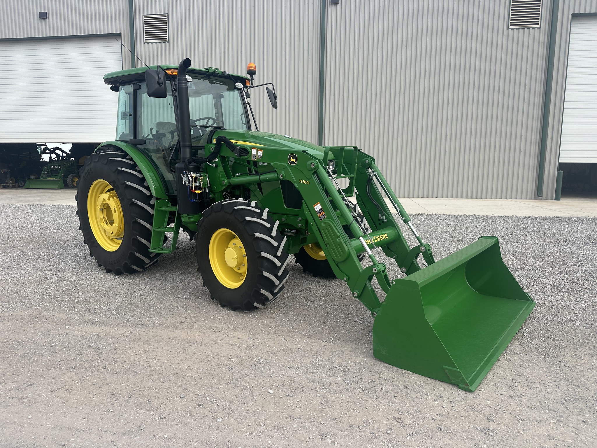 2024 John Deere 6105E Image 9