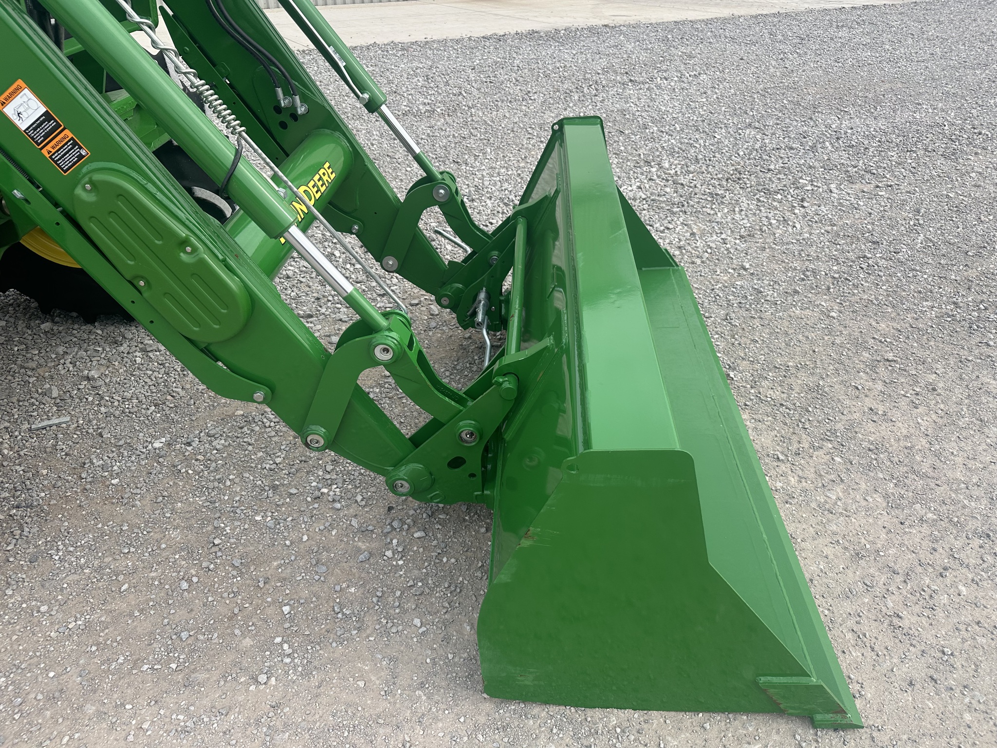 2024 John Deere 6105E Image 16